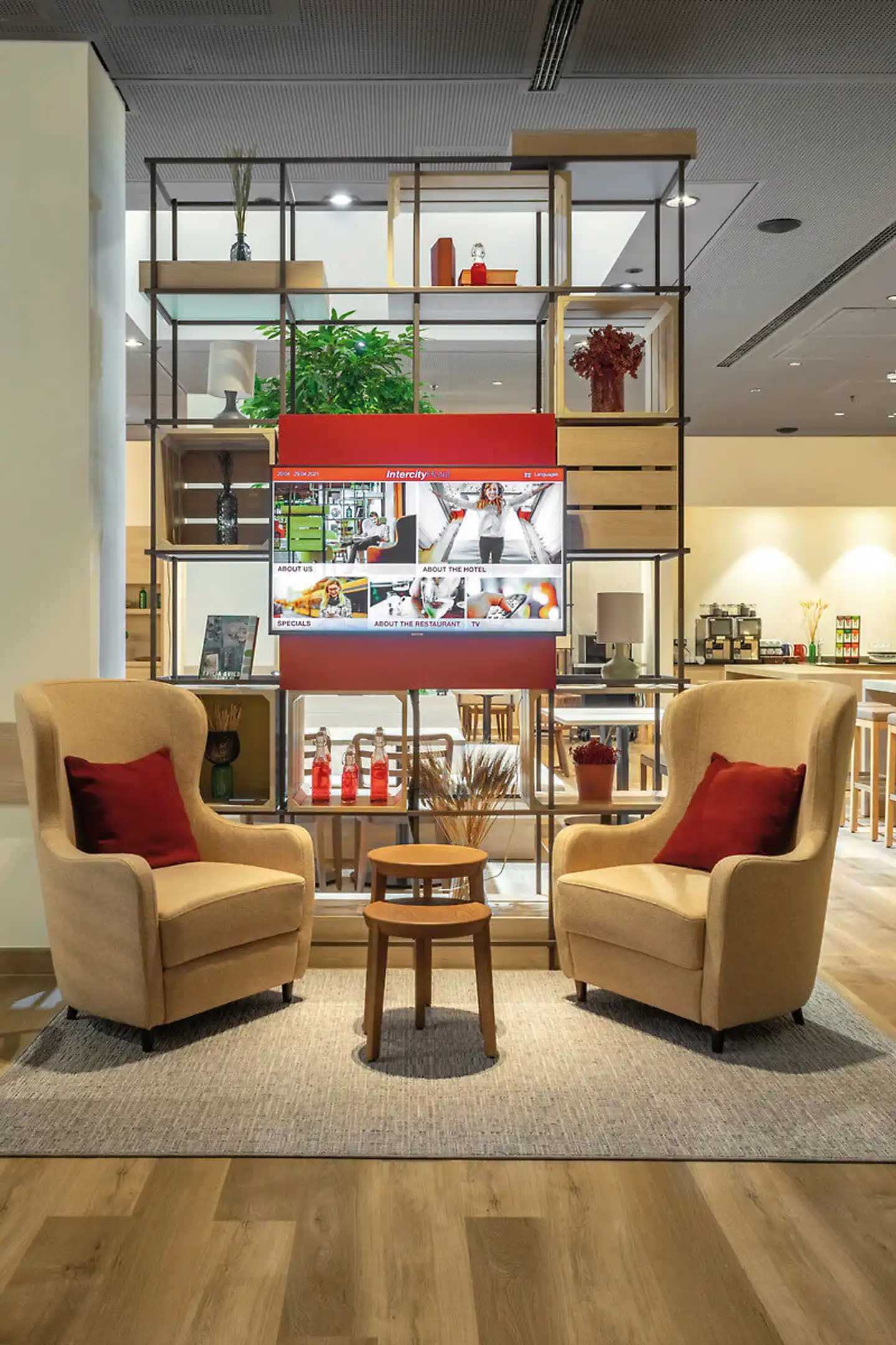 IntercityHotel Budapest Lobby