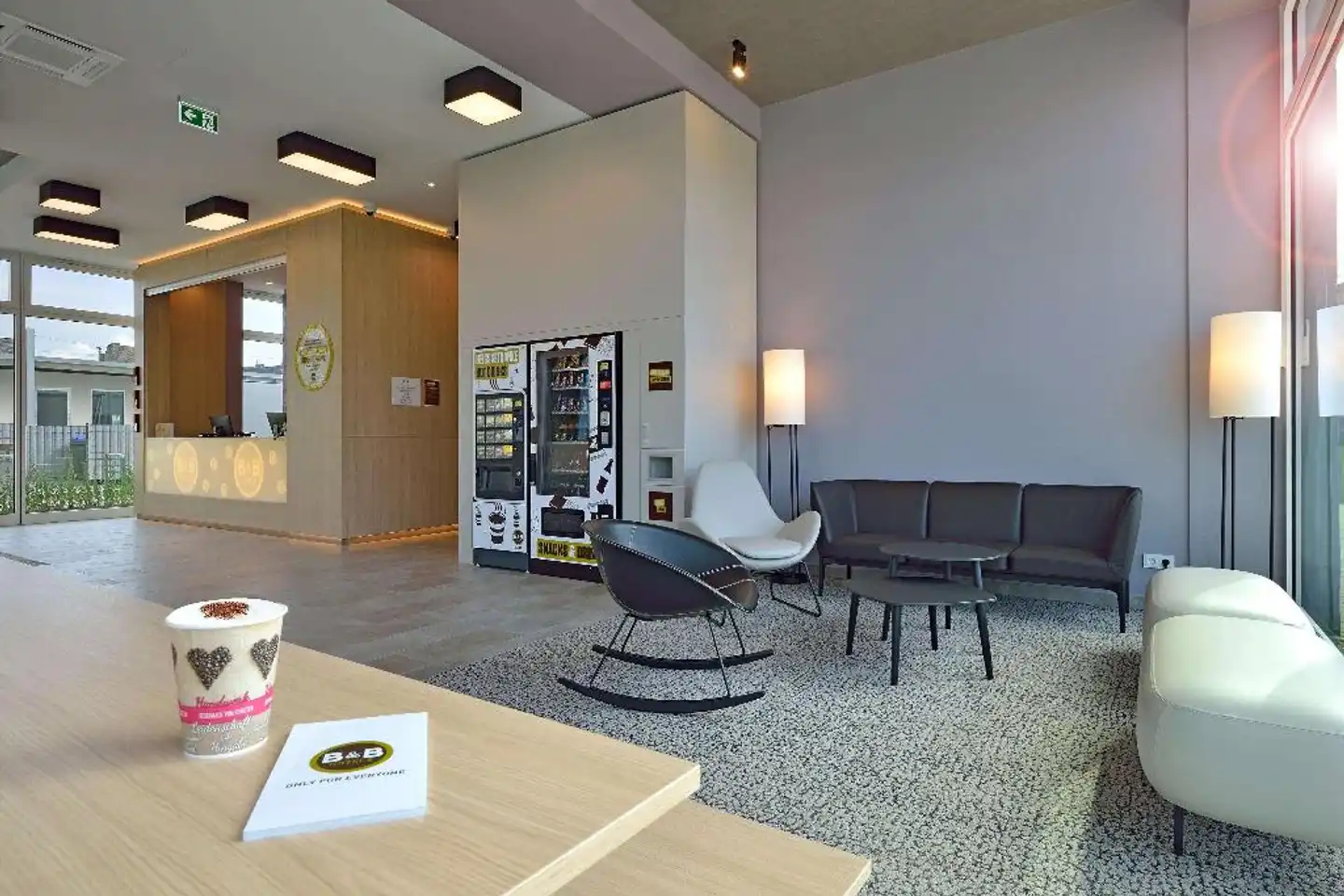 B&B Hotel Köln-Ehrenfeld Lobby