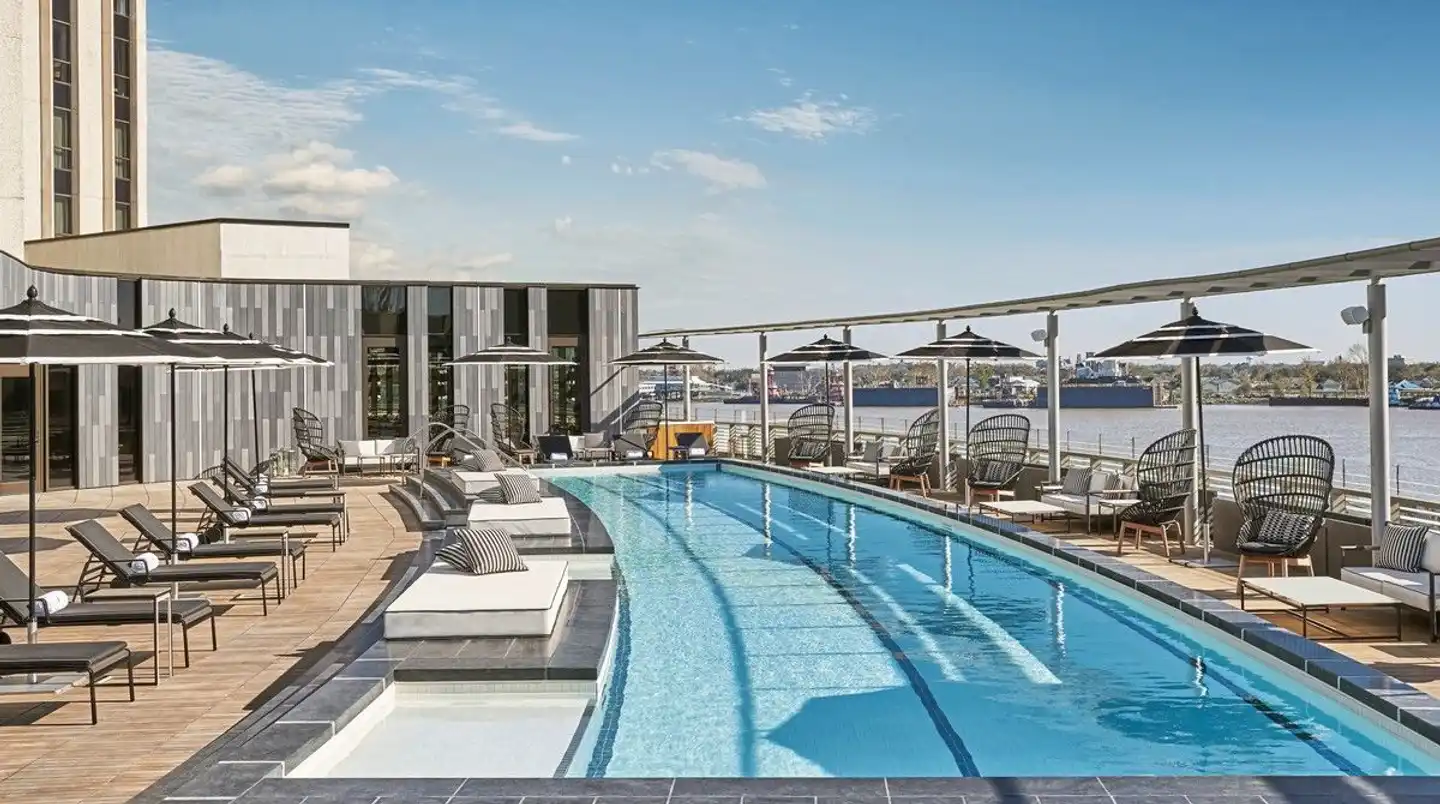 Four Seasons Hotel New Orleans Pool