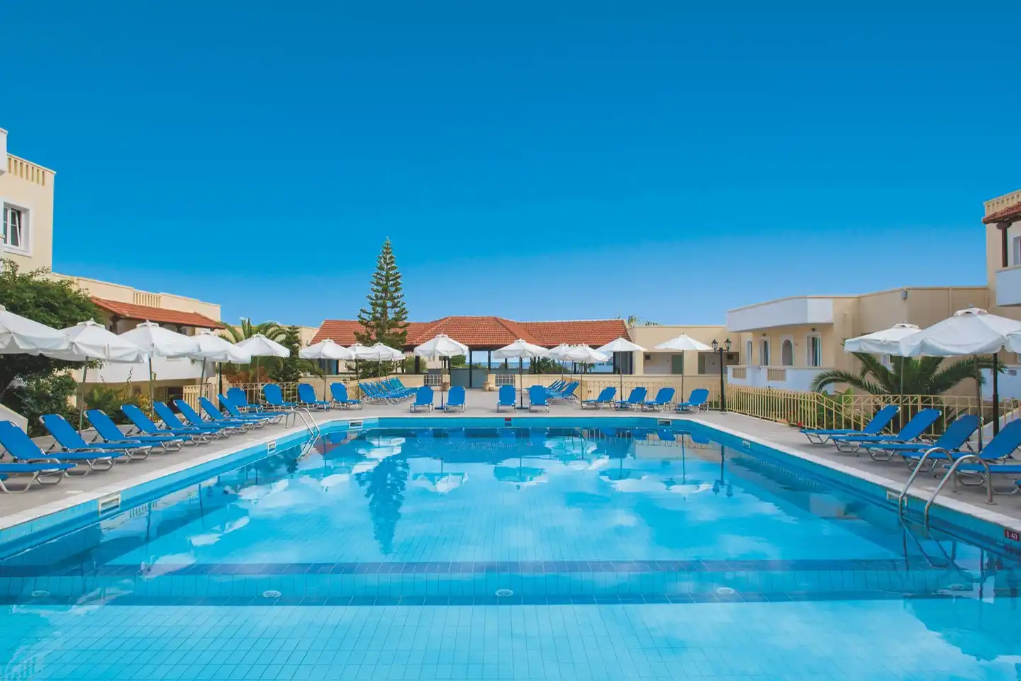 Alexander House Hotel POOL