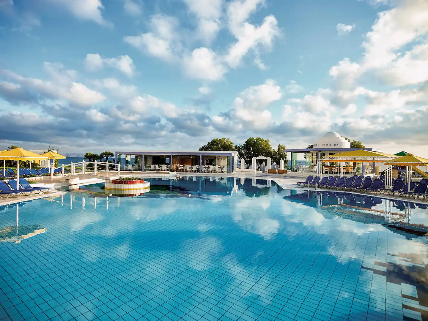 Serita Beach Pool