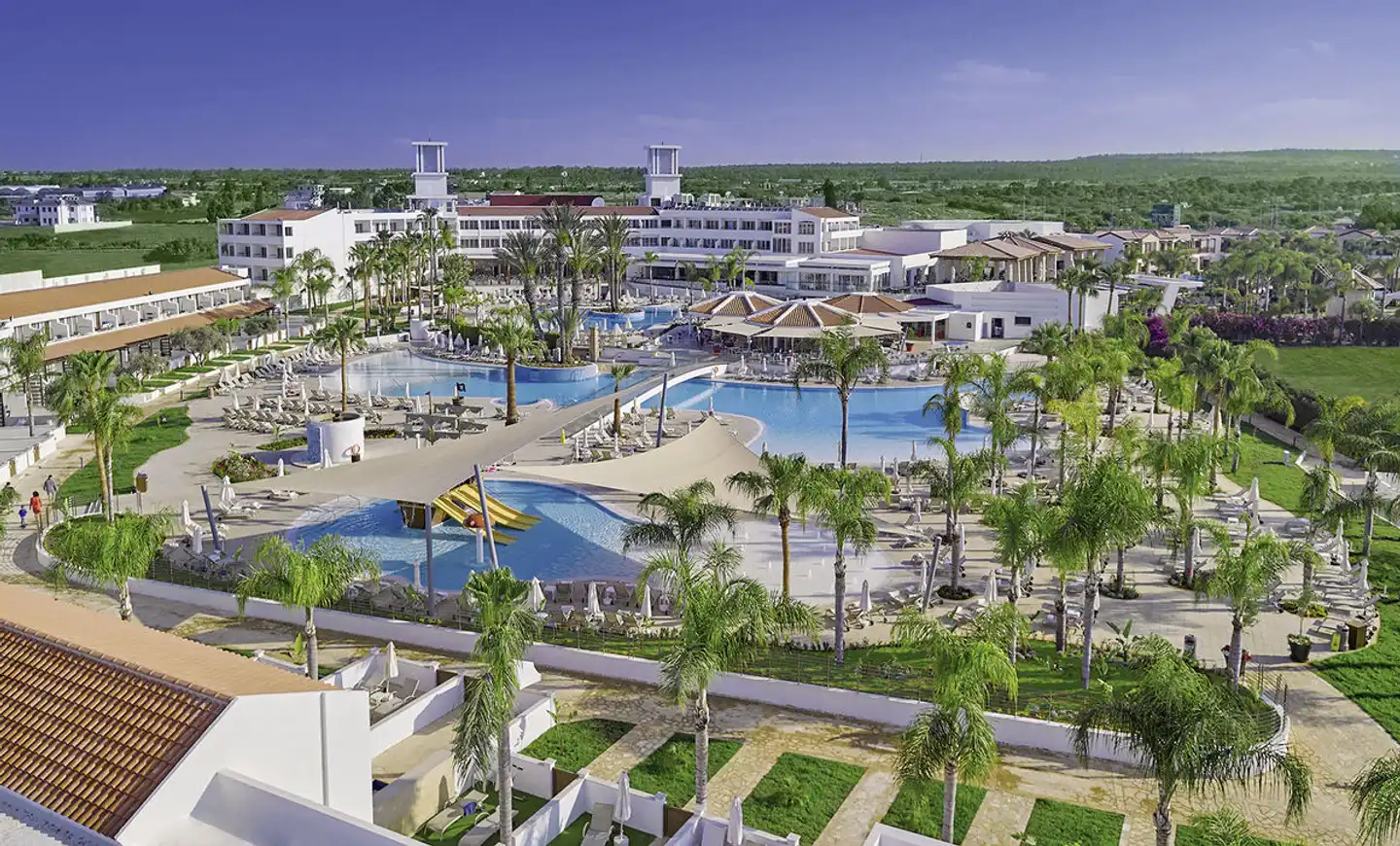 Olympic Lagoon Resort Aussenansicht