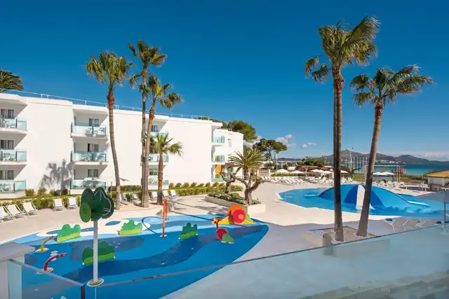 Iberostar Waves Playa de Muro Pool
