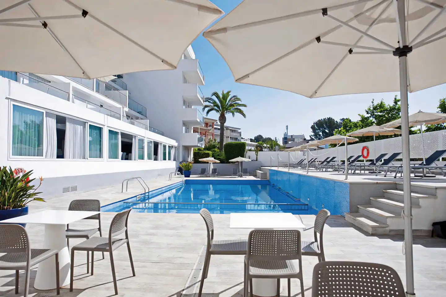 Novo Mar Pool