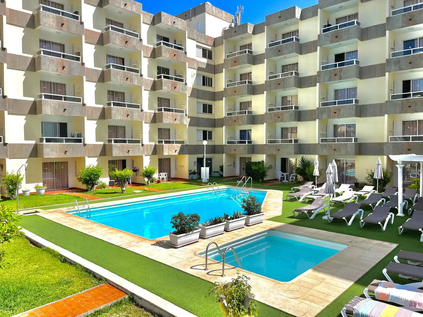 Apartamentos Don Gregorio Pool