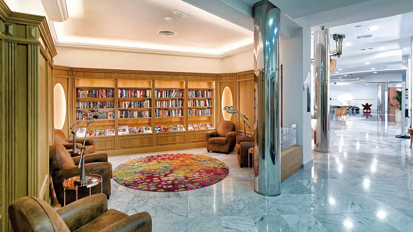 Bull Escorial & Spa Lobby