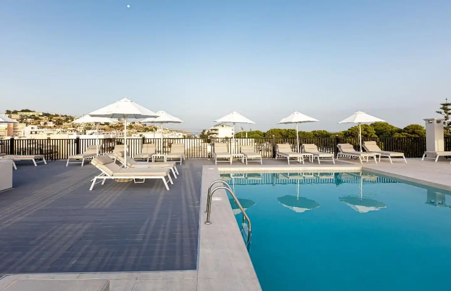 Jo An Palace Pool
