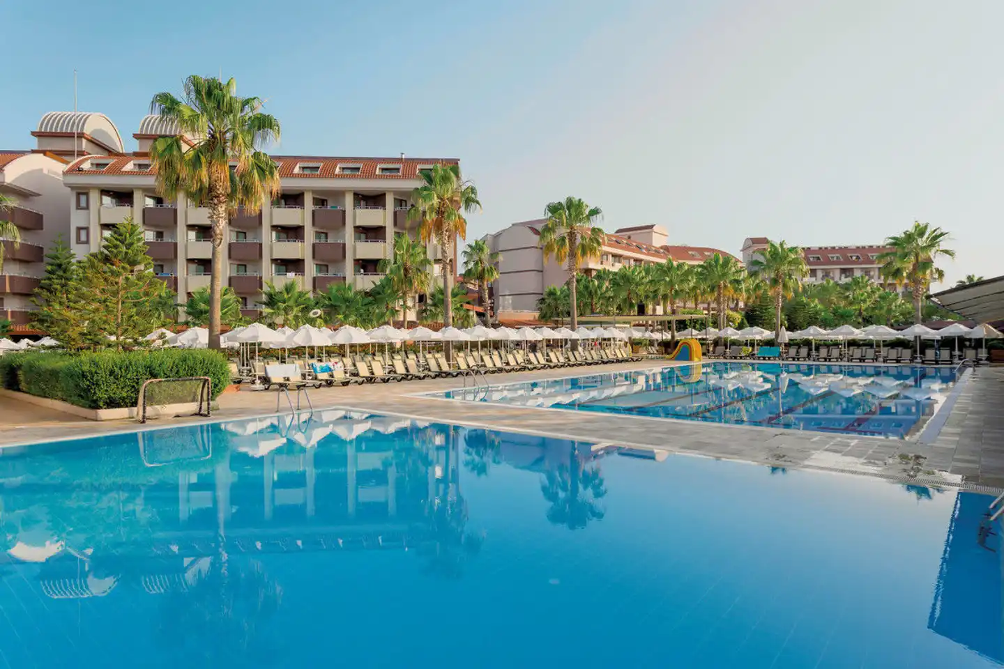 Hane Family Resort Pool