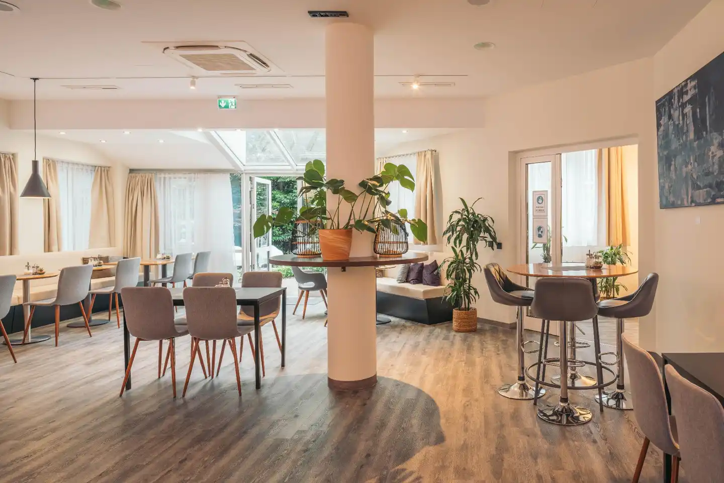 AWA Hotel Bar