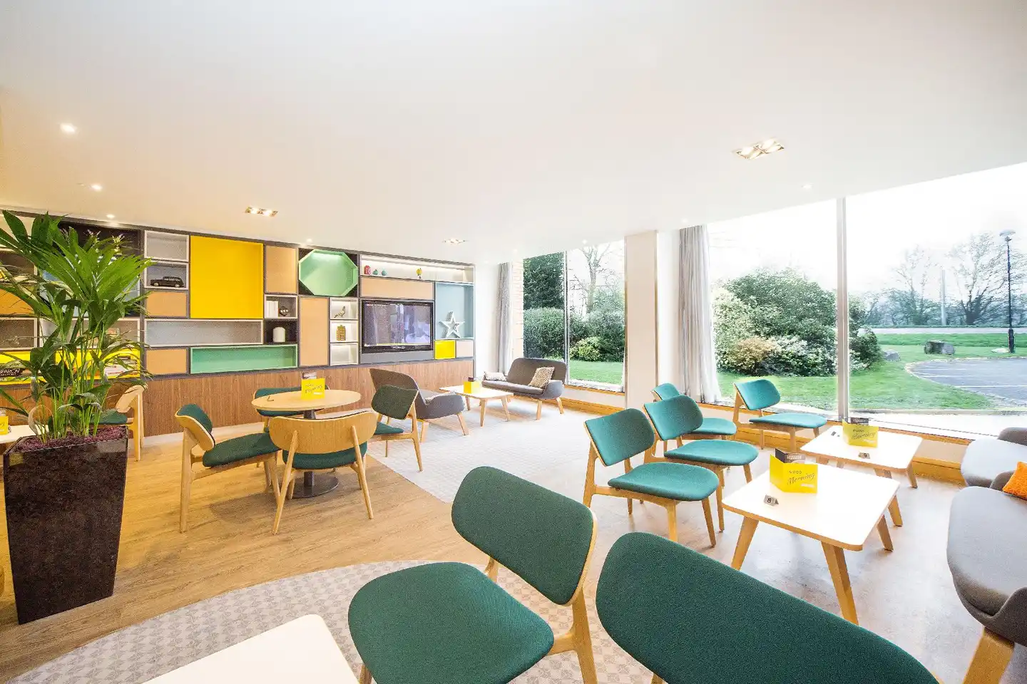 Holiday Inn London Gatwick Airport Terrasse