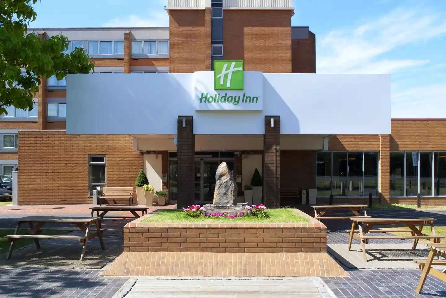 Holiday Inn London Gatwick Airport Aussenansicht
