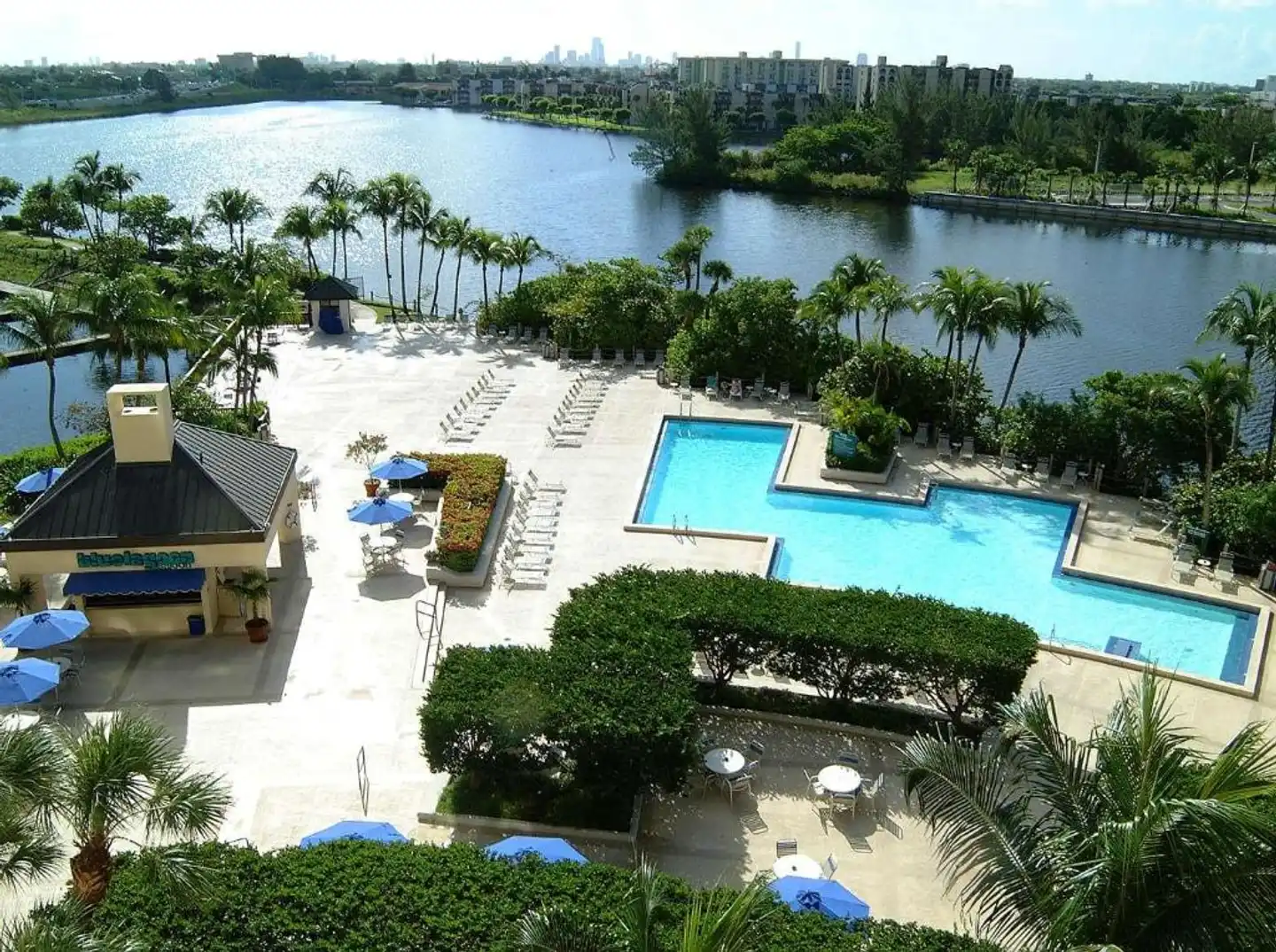Hilton Miami Airport Blue Lagoon Aussenansicht