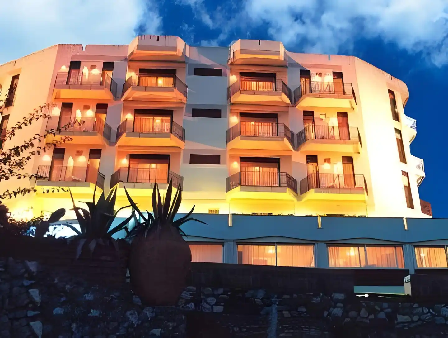 Hotel Isola Bella Aussenansicht