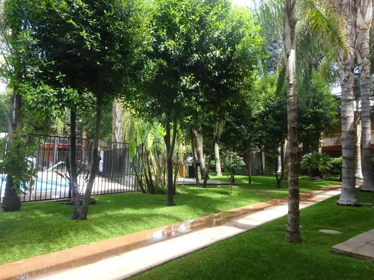 Clarion Hotel Bakersfield North Garten