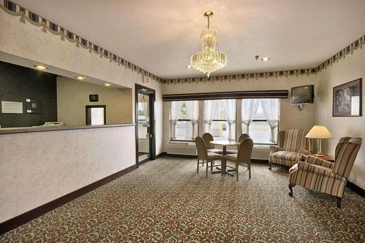 Days Inn by Wyndham Walcott Davenport Lobby