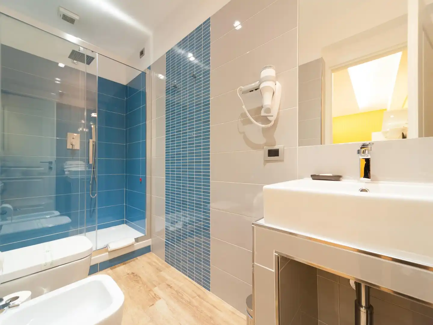 Trevi 41 Hotel Badezimmer