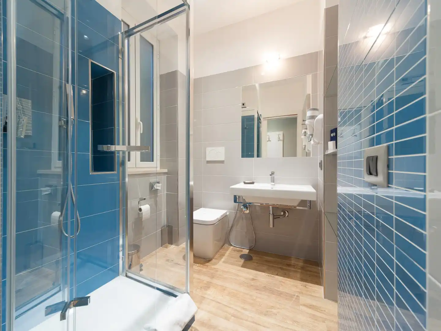 Trevi 41 Hotel Badezimmer