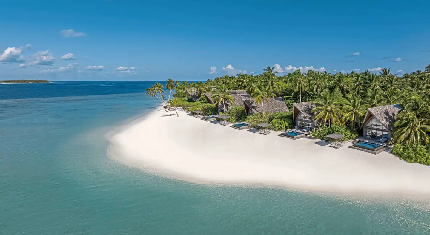 The St. Regis Maldives Vommuli Resort Strand