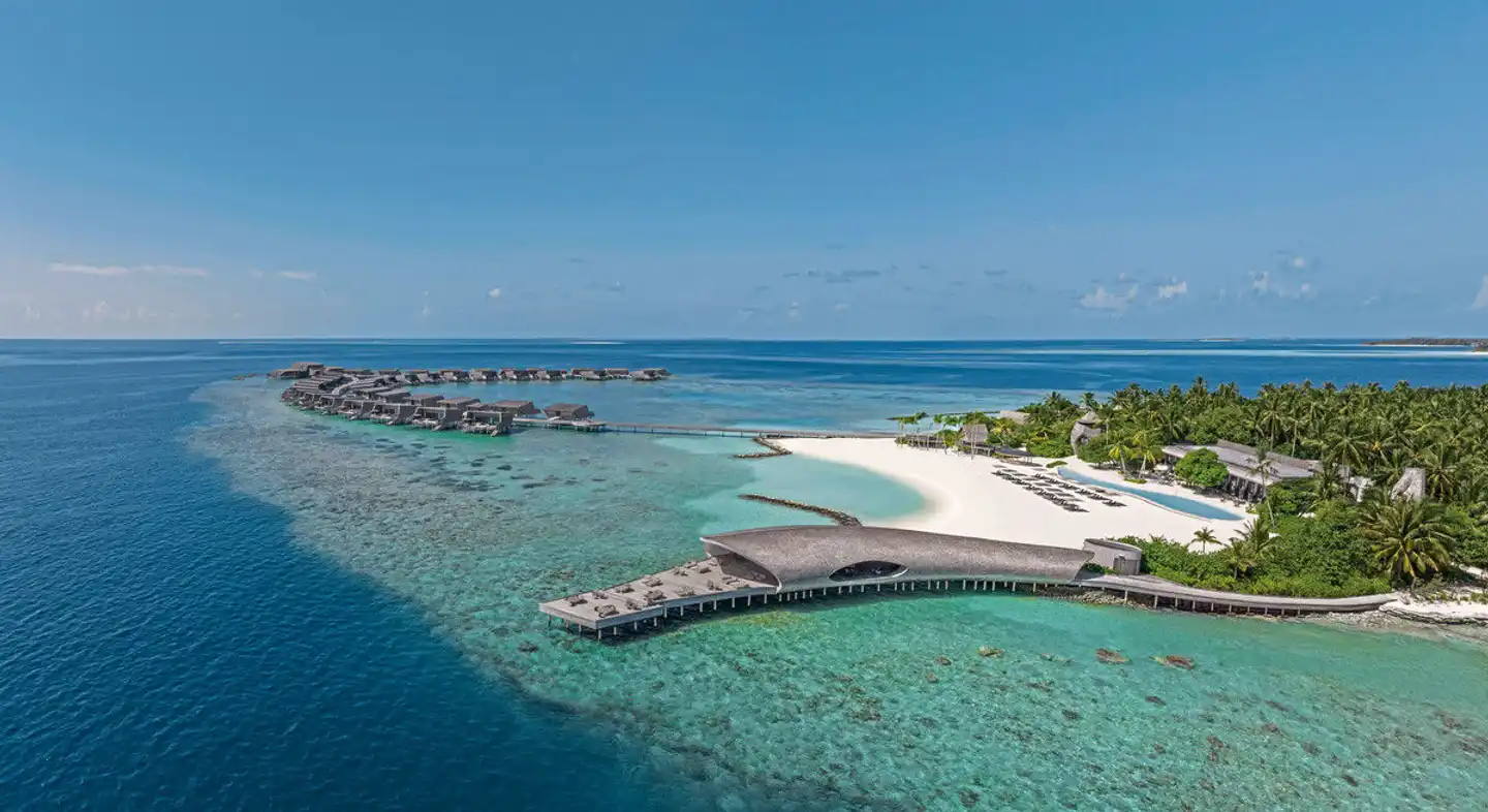 The St. Regis Maldives Vommuli Resort Landschaft