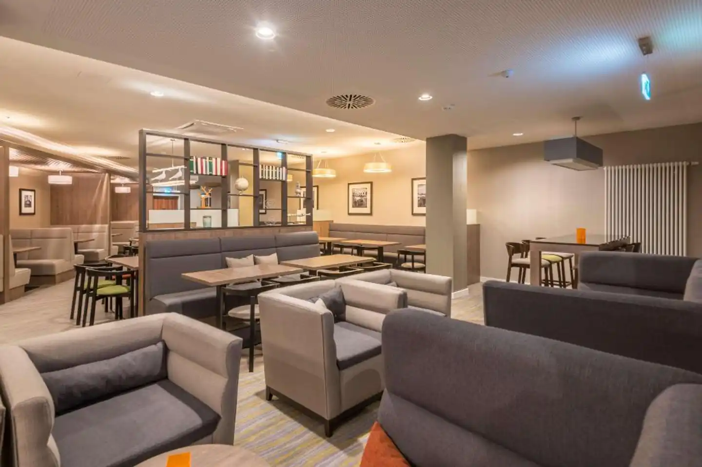 Hampton by Hilton Munich City West Lobby