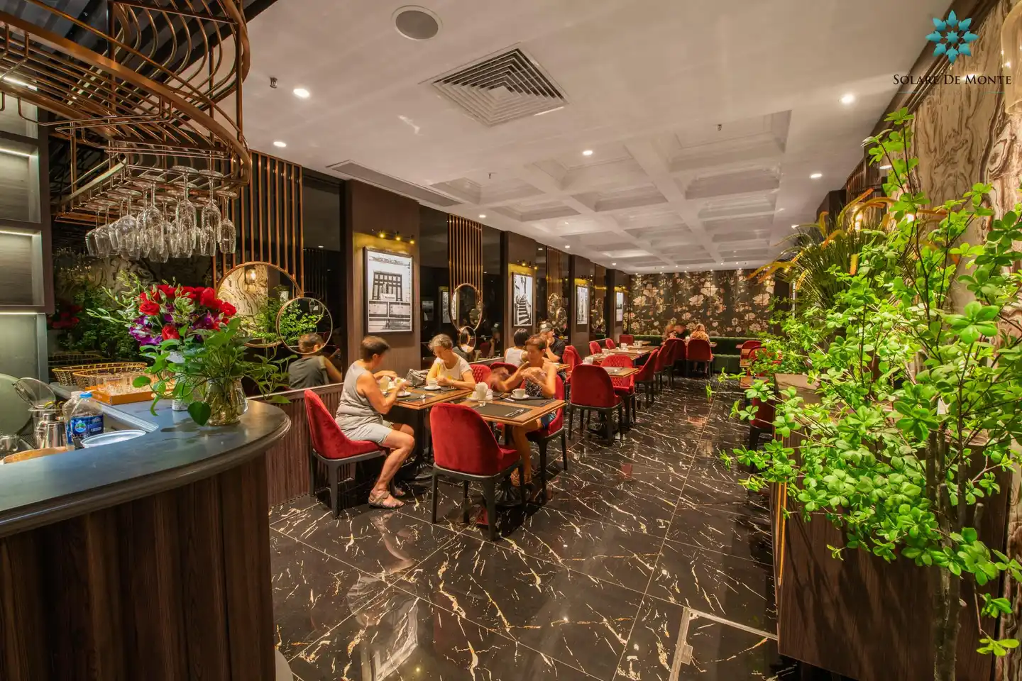 May De Ville Legend Hotel & Spa Restaurant