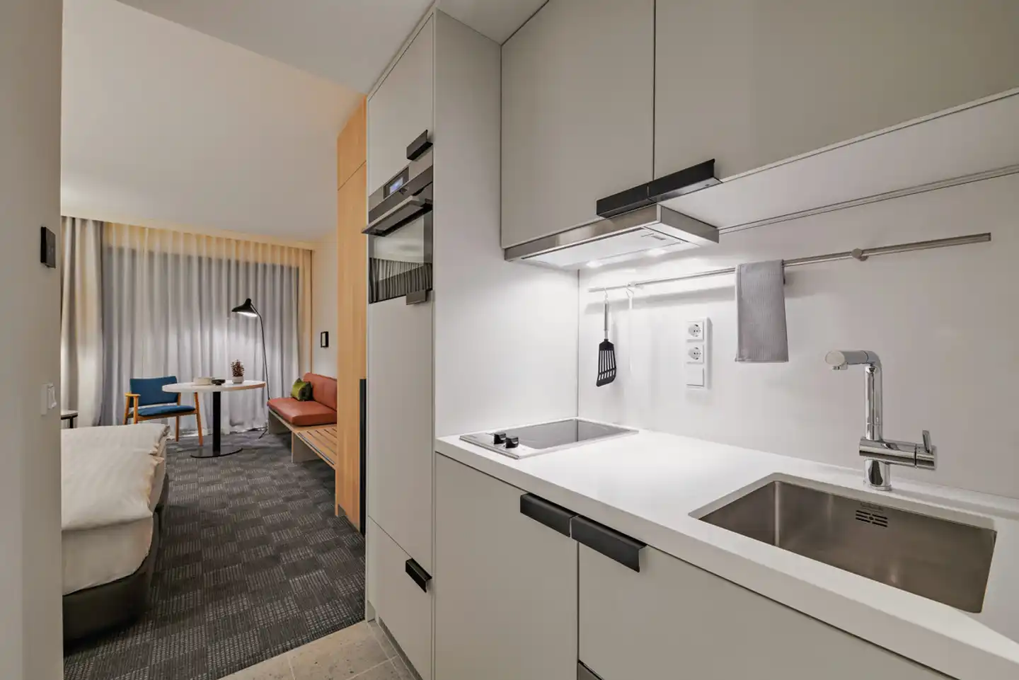 Adina Apartment Hotel Cologne Badezimmer
