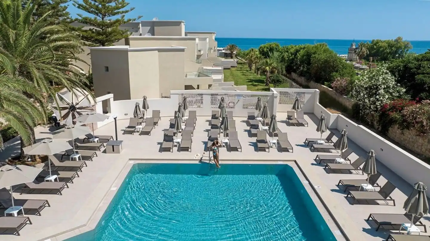 Vantaris Luxury Beach Resort Pool