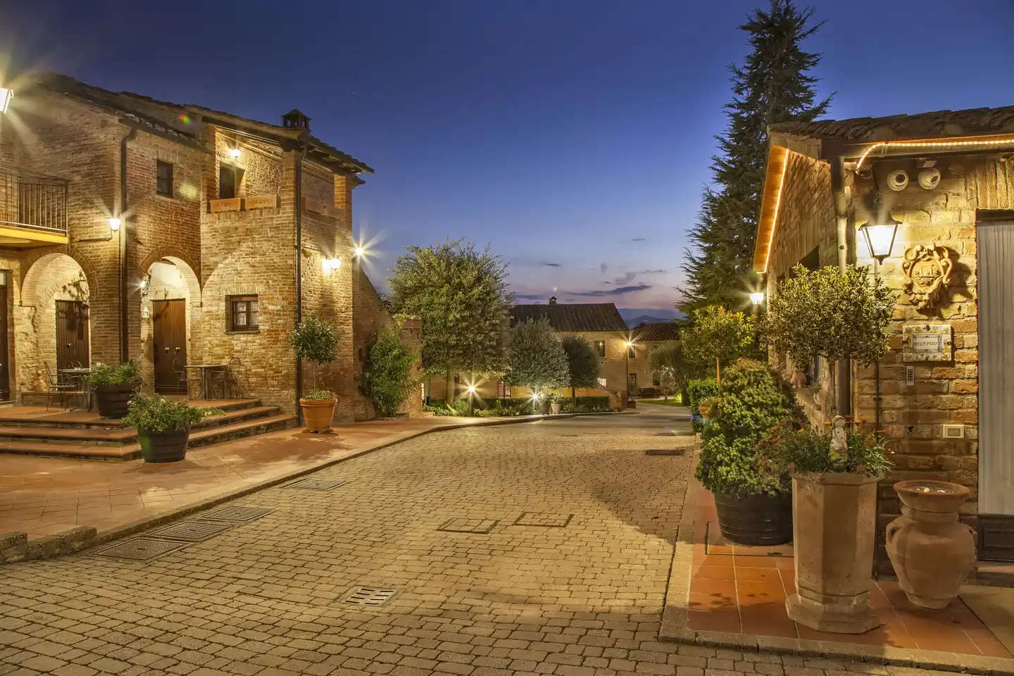 Borgo Tre Rose Hotel & Apartments Aussenansicht