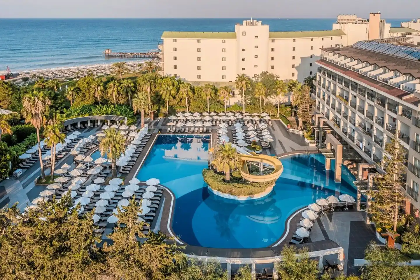 Washington Resort Hotel Pool