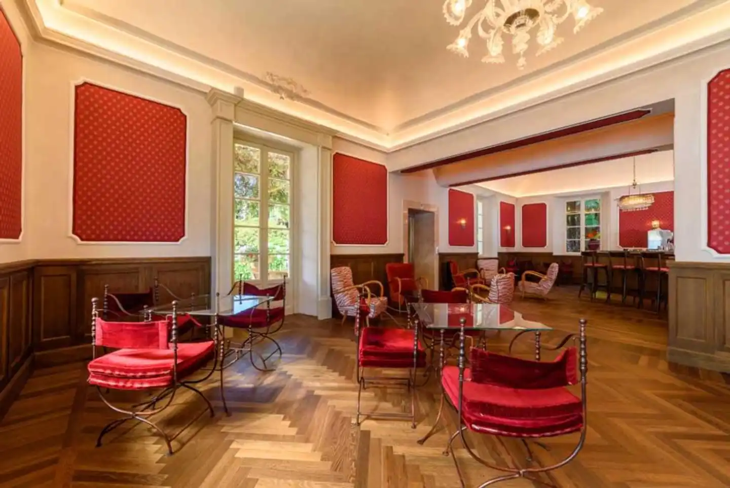 Villa Paradiso Lobby