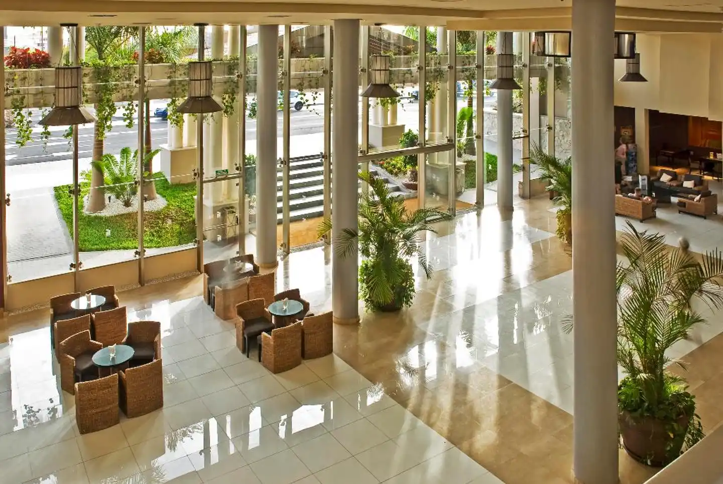 Marylanza Suites & Spa Lobby