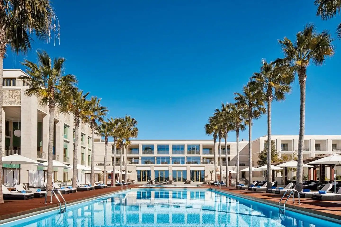 Victoria Golf Resort & Spa Pool