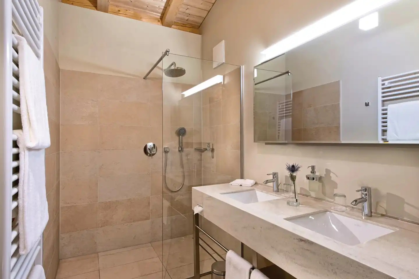 aja Bergresort Werfenweng  Apartments Badezimmer
