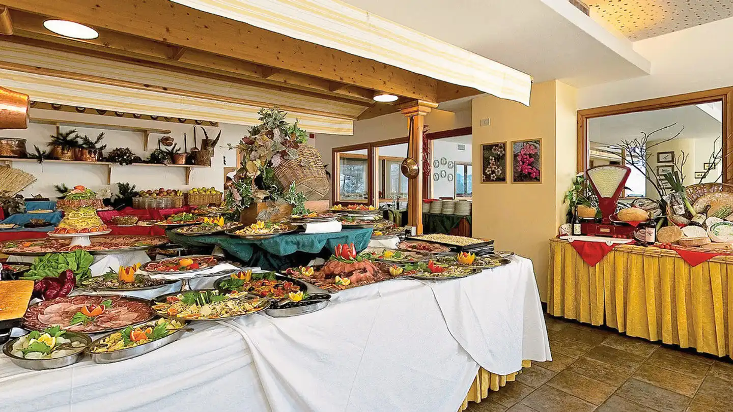 Hotel La Trinité Monboso Restaurant