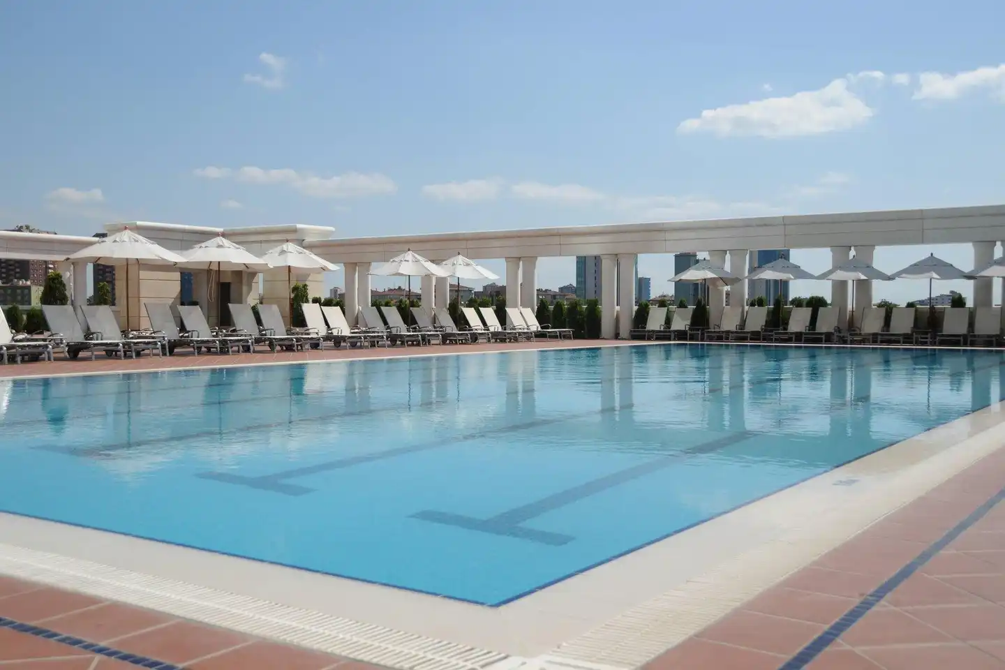 Istanbul Marriott Hotel Asia Pool