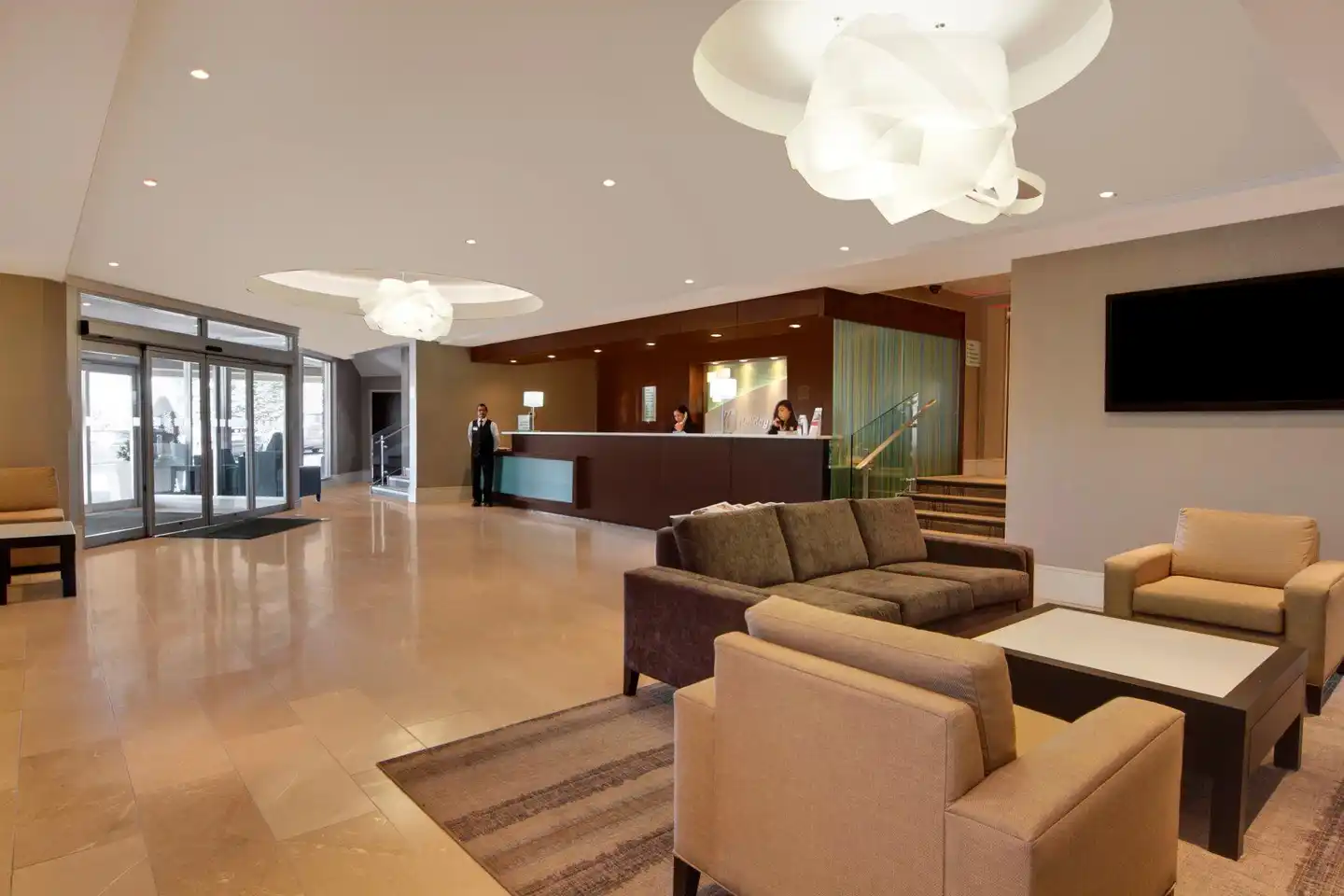 Holiday Inn Calgary Airport Lobby