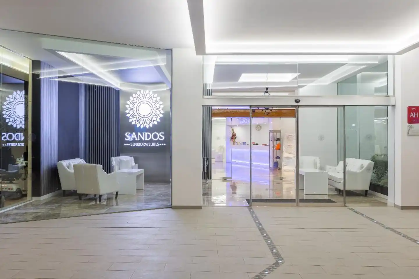 Sandos Benidorm Suites Lobby