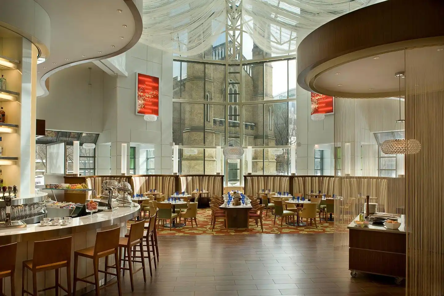 Marriott Downtown at CF Toronto Eaton Centre Bar