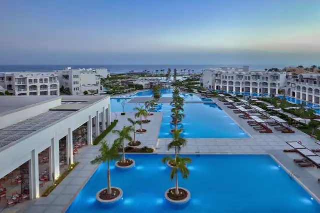 Steigenberger Resort Alaya Pool