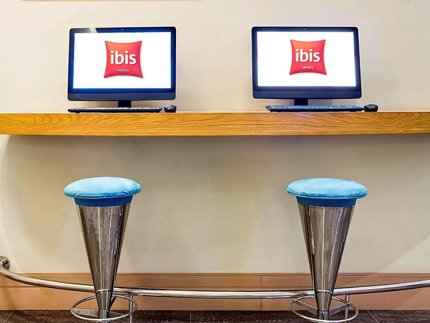 ibis Mall Avenue Dubai Bar