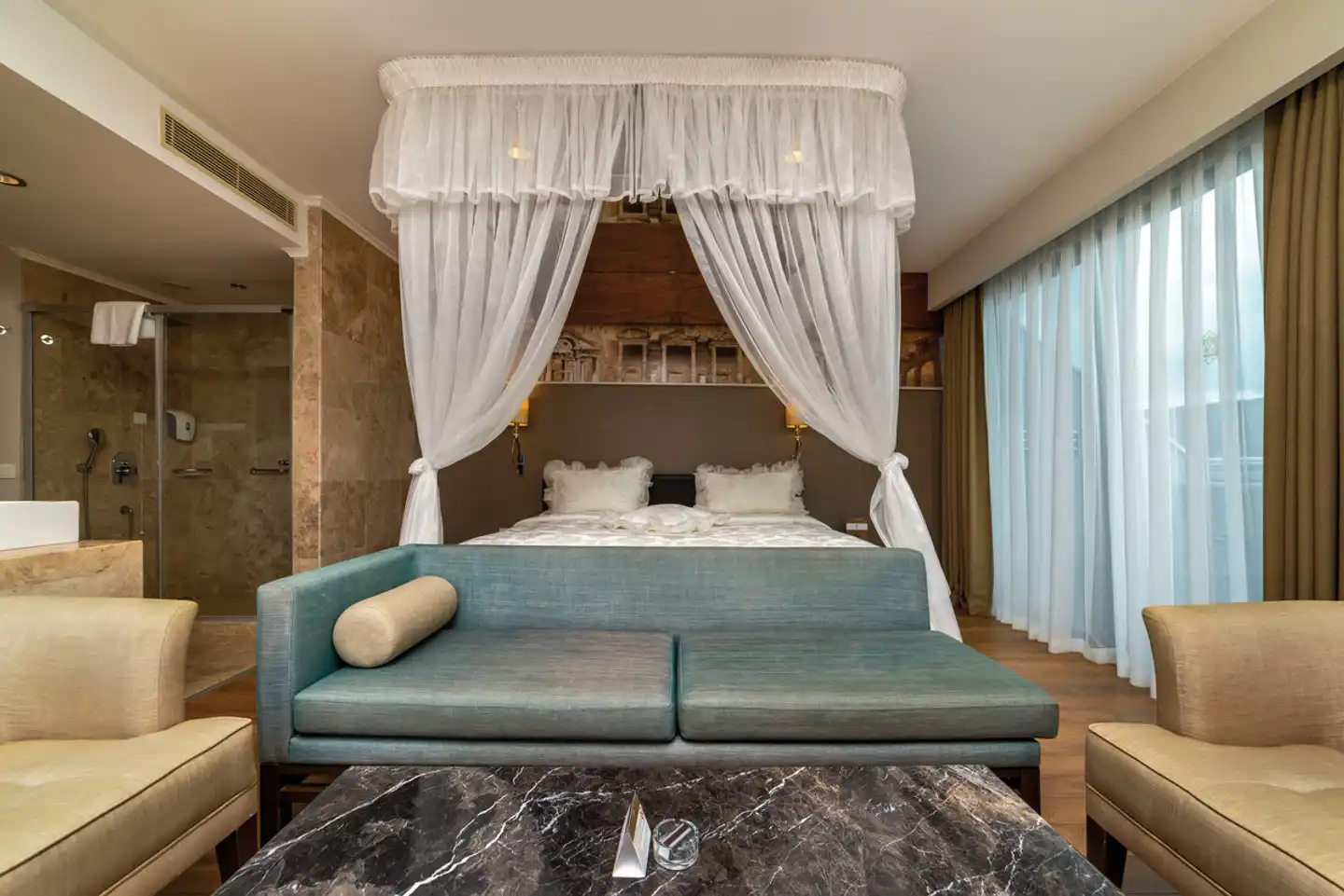 Commodore Elite Suite & Spa Wohnbeispiel