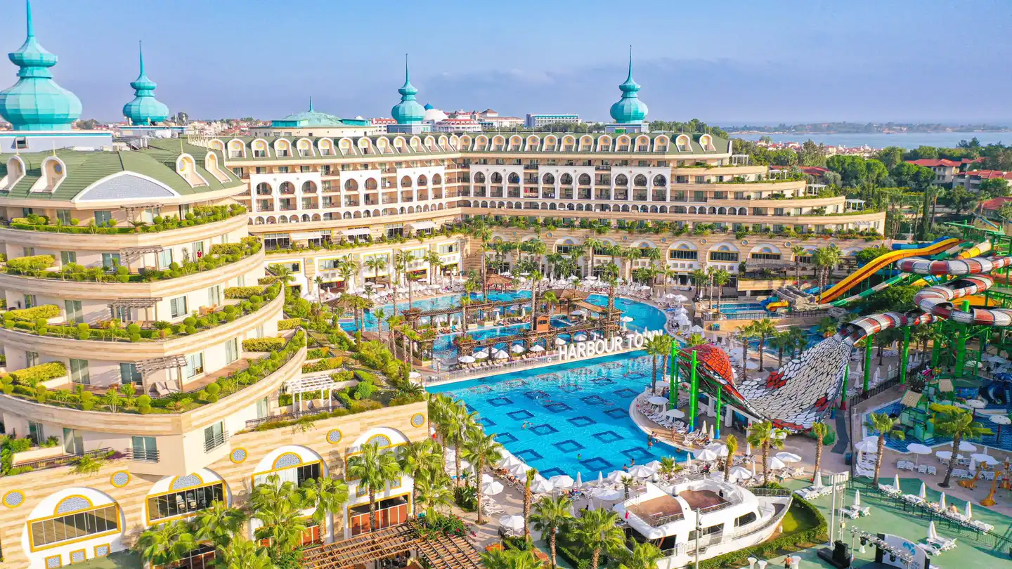 Crystal Sunset Luxury Resort & Spa Aussenansicht