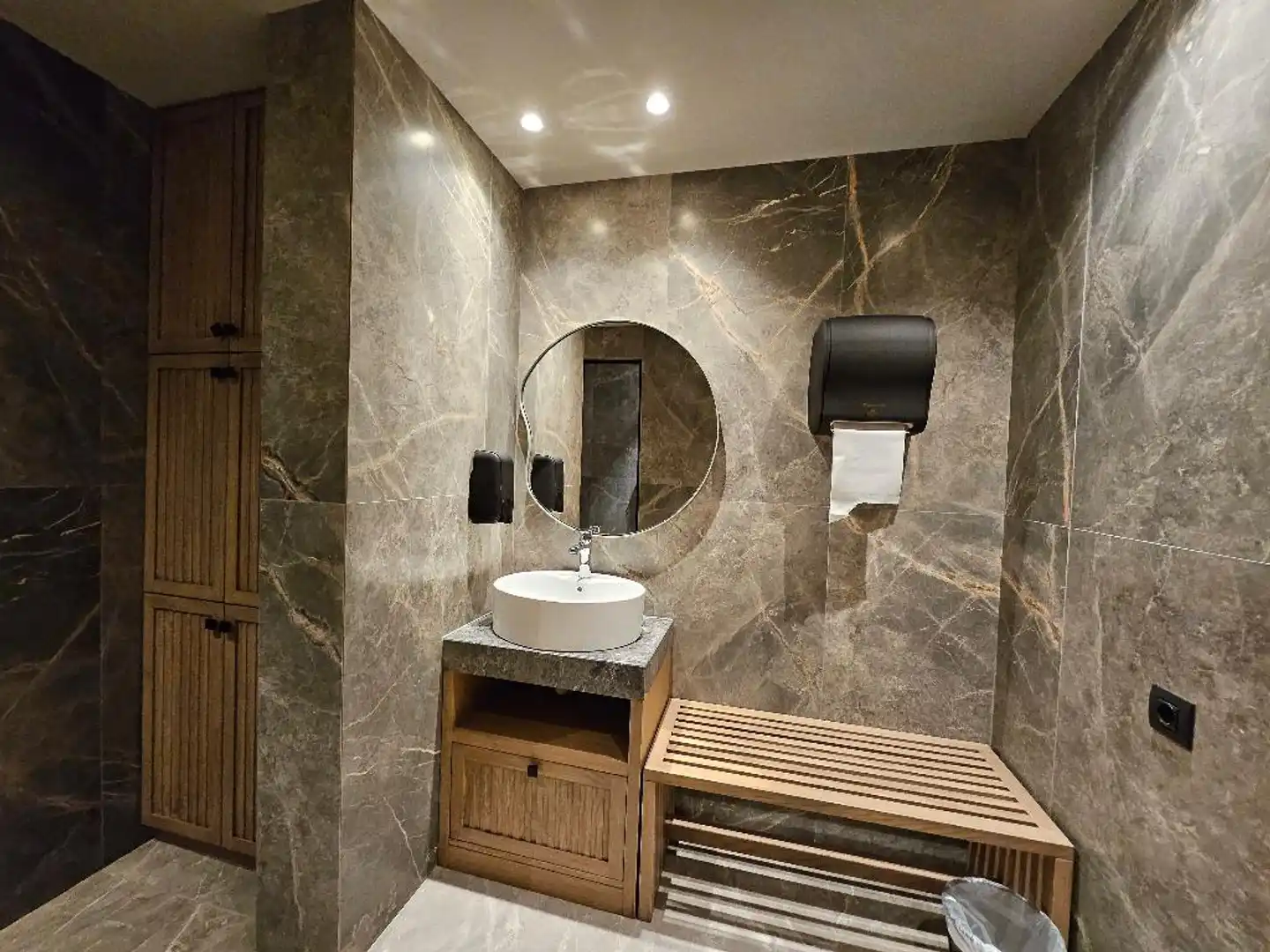 Petousis Hotel & Suites Wellness