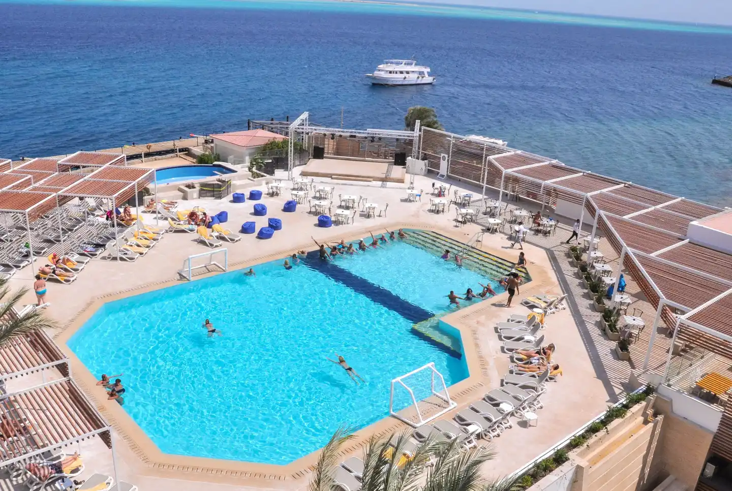 Sunrise Holidays Resort Pool
