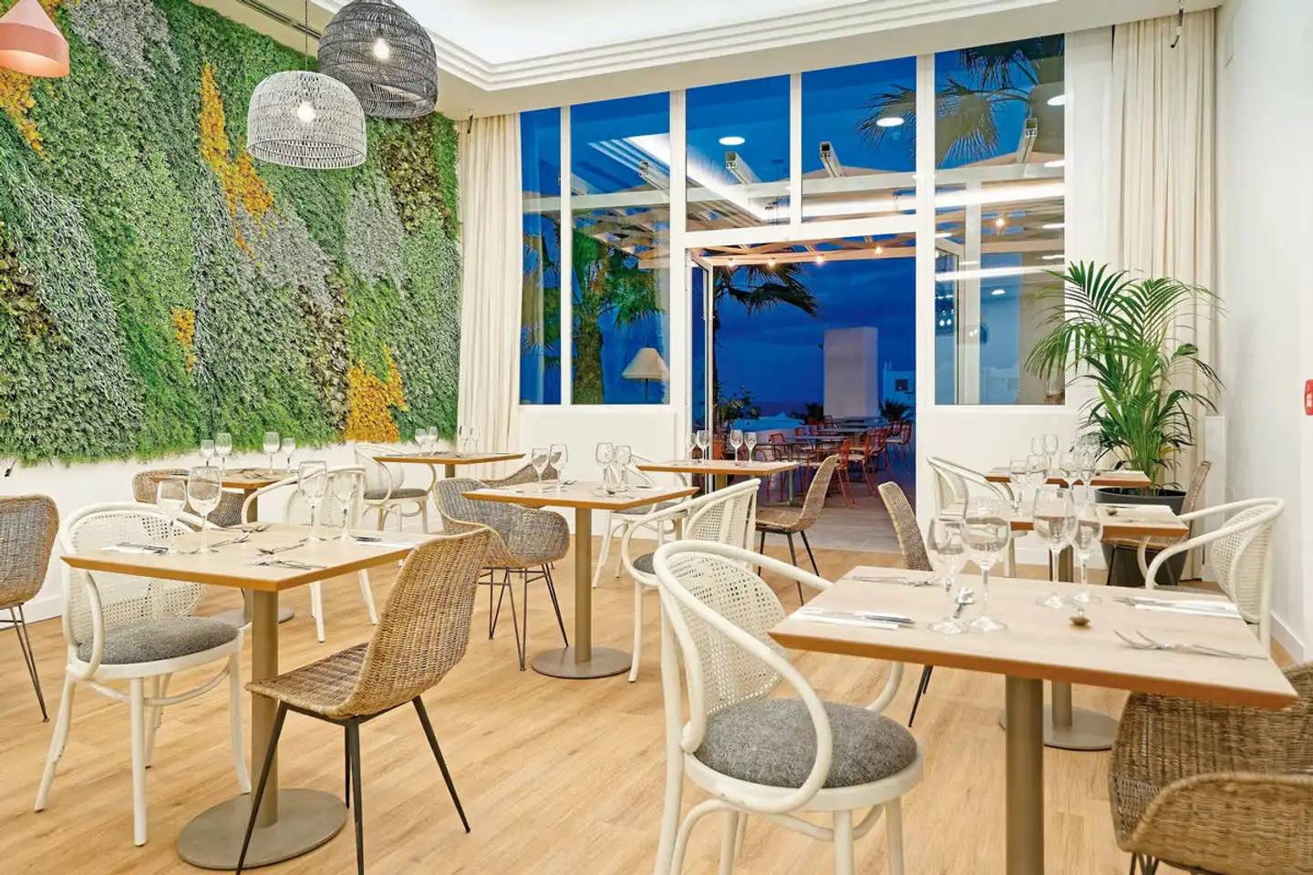 LABRANDA Golden Beach Restaurant