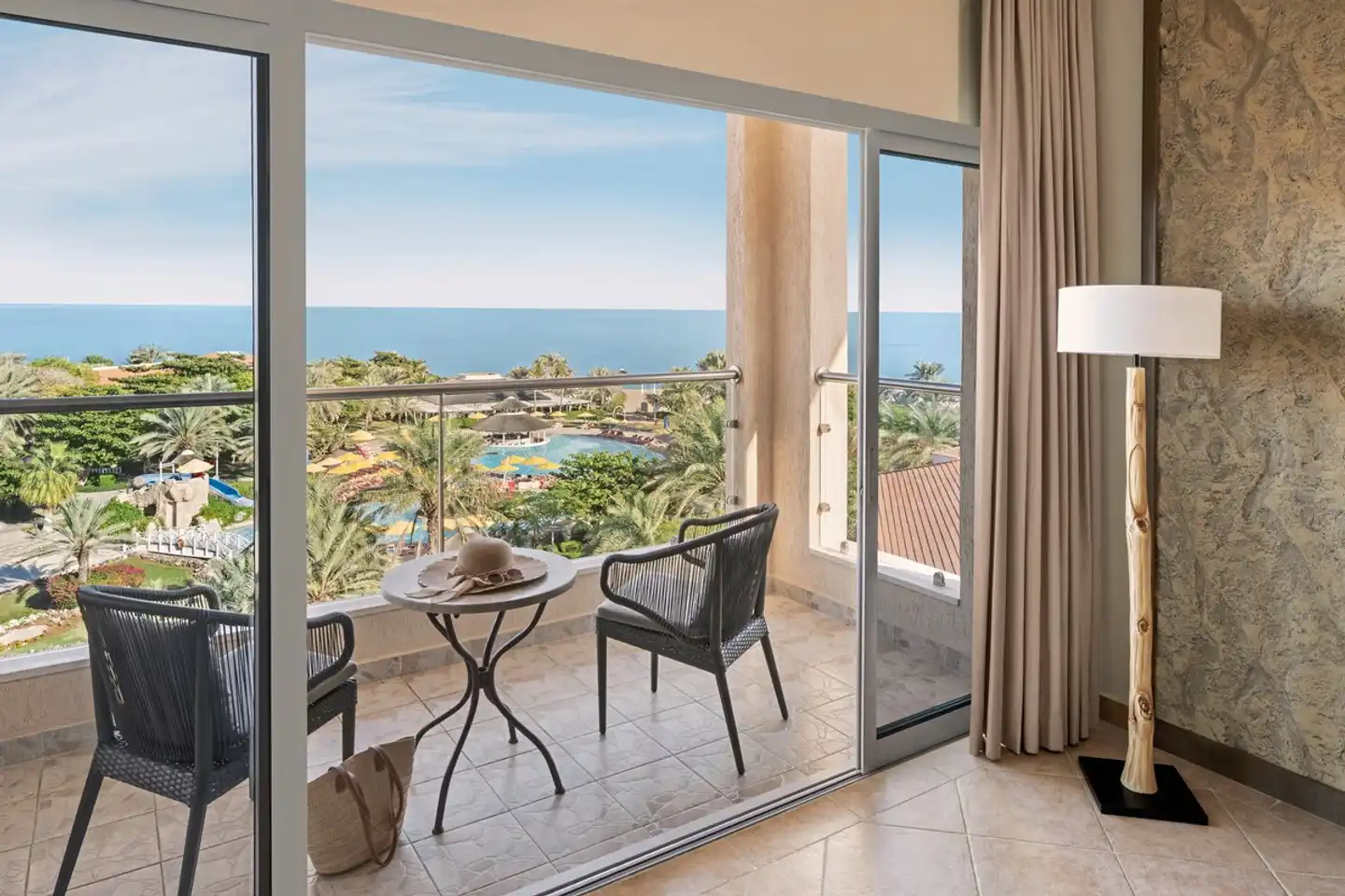 Fujairah Rotana Resort & Spa Al Aqah Beach Wohnbeispiel