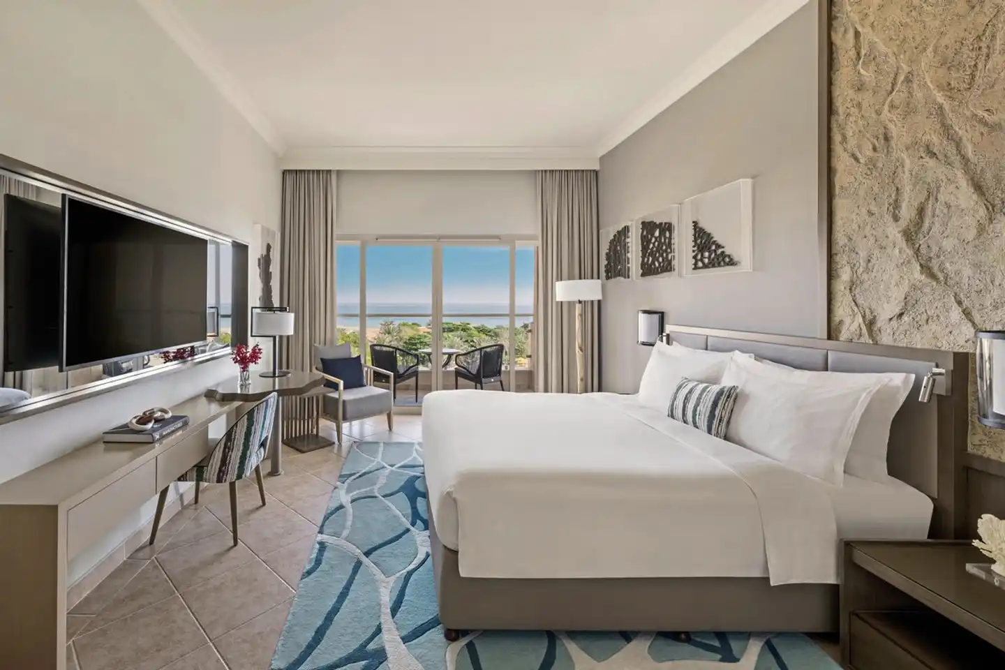 Fujairah Rotana Resort & Spa Al Aqah Beach Wohnbeispiel