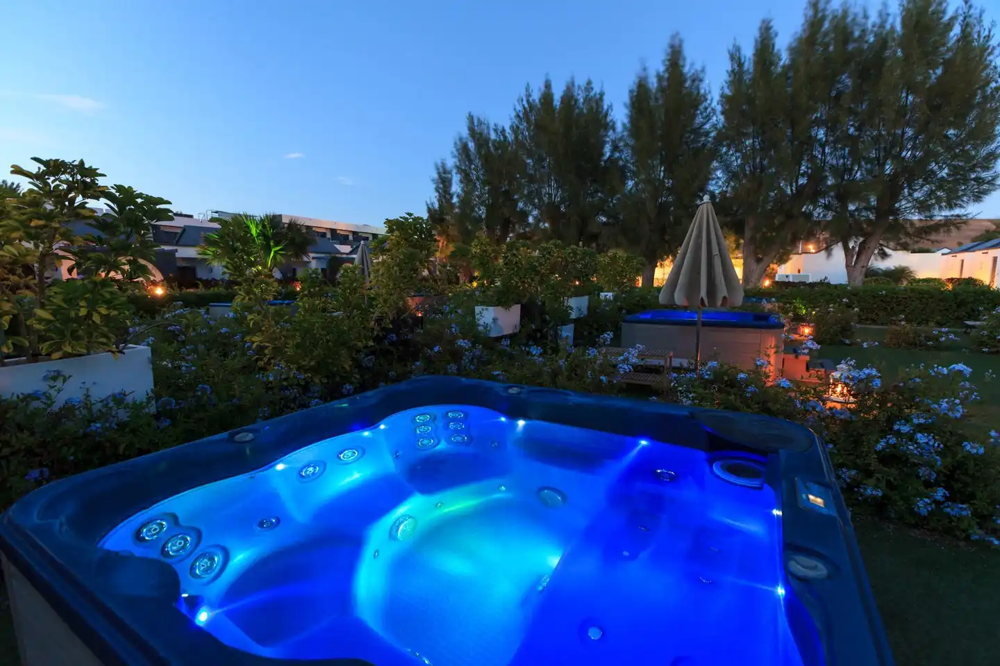 R2 Romantic Fantasia Dreams - Adults only Pool