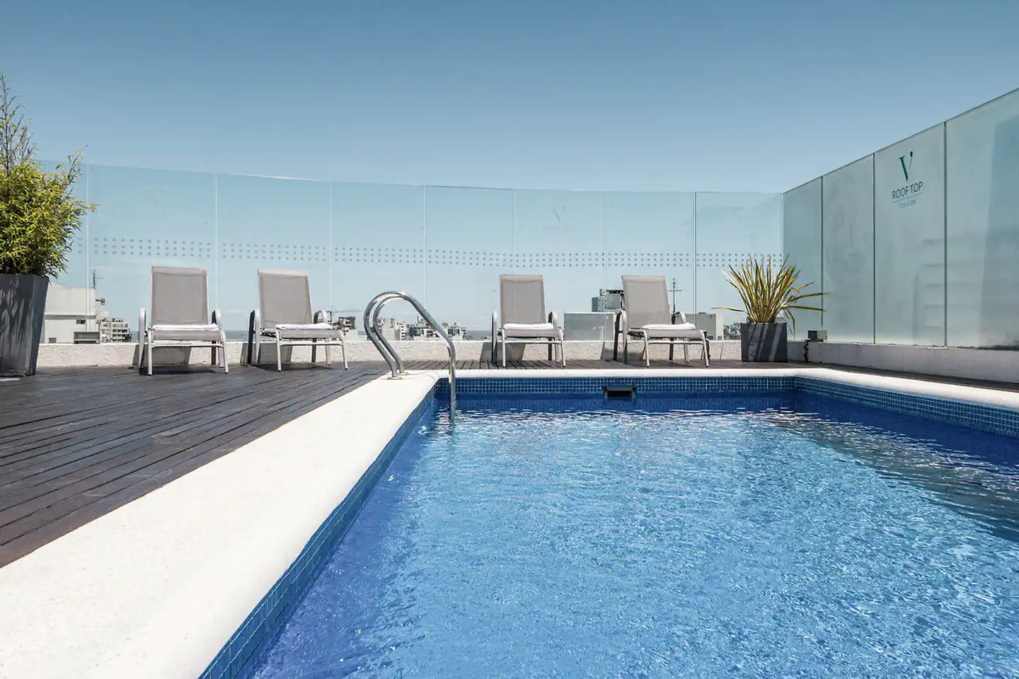 Vivaldi Pool