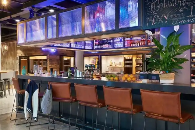 Moxy Dublin City Bar
